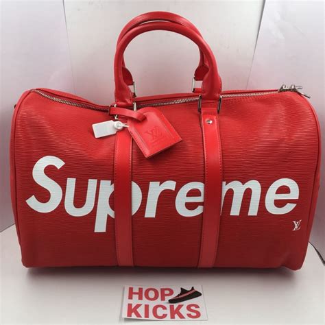 louis vuitton duffle bag supreme fak|cartera louis vuitton supreme original.